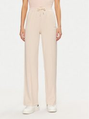 Guess Spodnie dresowe V5RB19 KCOB2 Beżowy Regular Fit. Brązowe spodnie dresowe Guess, z aplikacjami, z dresówki. Za 229.99 zł.