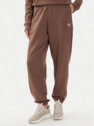 Adidas Spodnie dresowe adicolor Essentials IR5974 Brązowy Regular Fit. Brązowe spodnie dresowe adidas, bez wzorów, z bawełny. Za 249.99 zł.