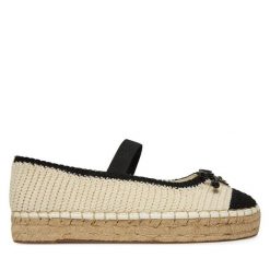 Espadryle Guess. Espadryle Guess, z aplikacjami, bez obcasa. Za 379.99 zł.