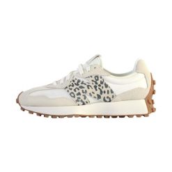 Buty do chodzenia damskie New Balance 327. Brązowe buty treningowe New Balance, bez wzorów, z gumy, bez zapięcia, trekkingowe. Za 656.00 zł.