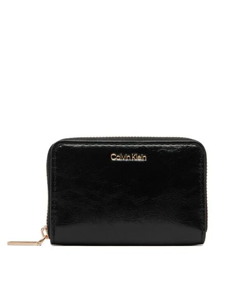 Calvin Klein Portfel Foil Glossy Square Zip Around LV04F1201G Czarny. Czarne listonoszki Calvin Klein, bez wzorów, ze skóry. Za 249.99 zł.