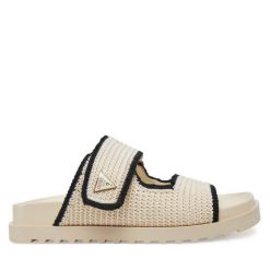 Klapki Guess. Brązowe klapki Guess, z aplikacjami, bez obcasa, bez zapięcia. Za 599.99 zł.
