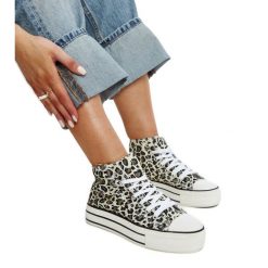 Wysokie trampki w panterkę na grubej podeszwie Bagy beżowy. Brązowe trampki bez wzorów, z gumy, eleganckie, bez zapięcia. Za 118.17 zł.