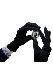 Leuchtturm Rękawiczki w kolorze czarnym do monet - rozmiar S rozmiar: onesize. Czarne rękawiczki Leuchtturm, bez wzorów, z mikrofibry. Za 28.24 zł.