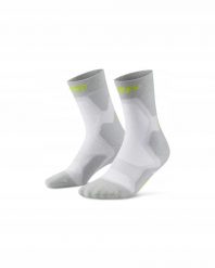 Skarpety kompresyjne do połowy łydki z amortyzującą wyściółką unisex CEP. Niebieskie skarpetki CEP, bez wzorów, z dzianiny. Za 79.00 zł.
