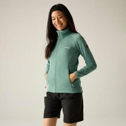 Damska kurtka polarowa Malana Softshell z zamkiem błyskawicznym. Zielone kurtki przejściowe sportowe Regatta, l, bez wzorów, z materiału, bez kaptura. W wyprzedaży za 199.99 zł.