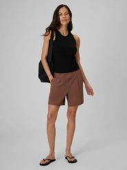 4F Spodenki casual damskie - brązowe XS. Brązowe szorty 4f, bez wzorów, z dresówki, casualowe. Za 99.99 zł.