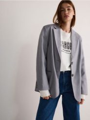 Marynarka regular z wiskozą - jasnoszary. Szare marynarki i żakiety Reserved, l, bez wzorów, z tkaniny, bez ramiączek. W wyprzedaży za 99.99 zł.