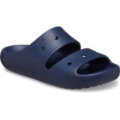 Klapki damskie Crocs Classic V2. Niebieskie klapki Crocs, bez wzorów, z materiału, bez obcasa, bez zapięcia. Za 211.00 zł.