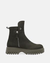 ZIELONE BOTKI Z NUBUKU 0263005 1352 GRE. Zielone botki Venezia, bez wzorów, z nubiku, bez obcasa, bez zapięcia. Za 439.00 zł.
