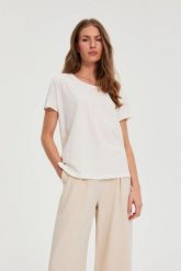 Bluzka z ozdobną aplikacją biała. Białe bluzki MOODO, l, z aplikacjami, z bawełny, bez kołnierzyka, bez ramiączek. Za 59.99 zł.