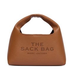 Torebka Marc Jacobs. Brązowe torebki klasyczne Marc Jacobs, bez wzorów, klasyczne, bez dodatków. Za 1,399.00 zł.