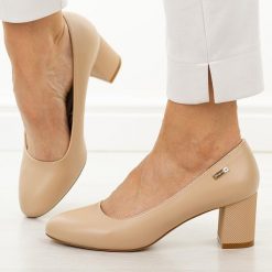 Coffee czółenka damskie Sergio Leone Pb178. Czółenka Sergio Leone, na jesień, bez wzorów, z jeansu, biznesowe, z okrągłym noskiem, bez obcasa, na obcasie, bez zapięcia. Za 169.00 zł.