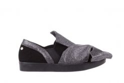 Trampki Bayla-172 M003 Czarny, Skóra naturalna - 38. Czarne trampki Bayla, bez wzorów, z materiału, bez zapięcia. W wyprzedaży za 89.10 zł.