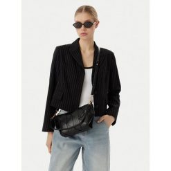 Torebka Calvin Klein. Czarne torebki klasyczne Calvin Klein, bez wzorów, klasyczne, bez dodatków. Za 569.99 zł.