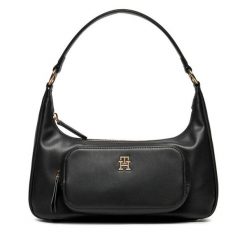 Torebka Tommy Hilfiger. Czarne torebki klasyczne Tommy Hilfiger, bez wzorów, klasyczne, bez dodatków. Za 299.99 zł.