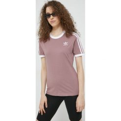 Adidas Originals t-shirt bawełniany kolor fioletowy. Fioletowe t-shirty adidas Originals, z aplikacjami, z bawełny, bez kołnierzyka, bez ramiączek. Za 139.99 zł.