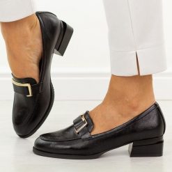 Czarne półbuty damskie, mokasyny M.Daszyński Sa267-2. Czarne mokasyny M.Daszyński, z aplikacjami, ze skóry, z okrągłym noskiem. Za 199.00 zł.