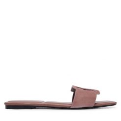 Klapki Calvin Klein. Brązowe klapki Calvin Klein, bez wzorów, bez obcasa, bez zapięcia. Za 409.99 zł.