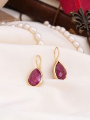 Pierres delicates Pozłacane kolczyki z agatami rozmiar: onesize. Różowe kolczyki Pierres delicates, z agatem, pozłacane. Za 39.99 zł.