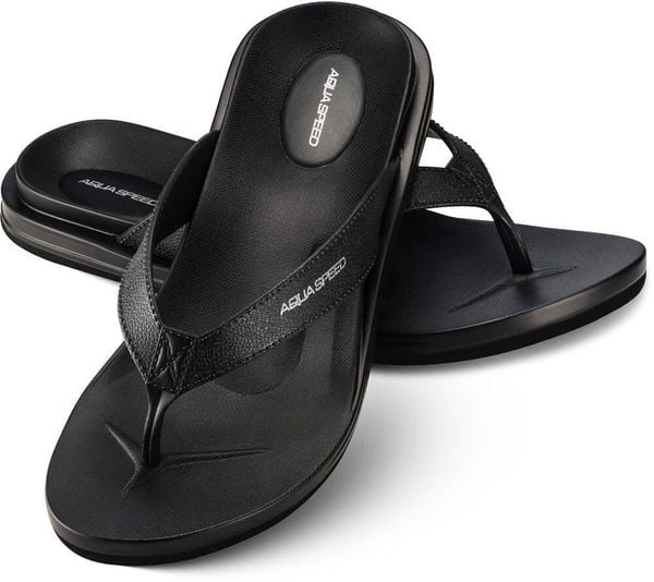 Klapki basenowe damskie Aqua Speed Solea. Czerwone klapki Aqua-Speed, bez wzorów, z materiału, bez obcasa, bez zapięcia. Za 54.99 zł.