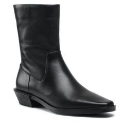 Botki GINO ROSSI. Czarne botki Gino Rossi, bez wzorów, bez obcasa, na płaskiej podeszwie, bez zapięcia. Za 319.99 zł.