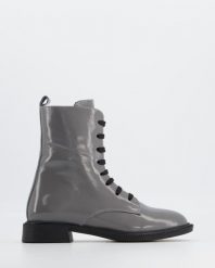 SZARE BOTKI 0269083 GREY. Szare botki Venezia, bez wzorów, ze skóry, bez obcasa, bez zapięcia. Za 339.00 zł.