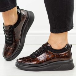 Brązowe skórzane półbuty damskie Filippo Dp8097/26. Brązowe półbuty wsuwane Filippo, na jesień, bez wzorów, z jeansu, eleganckie, z okrągłym noskiem, bez obcasa, na koturnie. Za 259.00 zł.