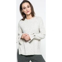 Vero Moda - Sweter. Szare swetry Vero Moda, z dzianiny, z krótkim rękawem. W wyprzedaży za 69.90 zł.