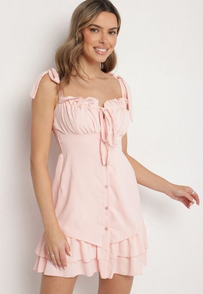 Różowa Rustykalna Sukienka o Taliowanym Kroju z Wiązaniem i Falbanami Finkio. Czerwone sukienki Born2be, na co dzień, m, z aplikacjami, eleganckie, bez kołnierzyka, bez ramiączek, mini. Za 129.99 zł.