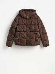 Krótka kurtka z kapturem - ciemnobrązowy. Brązowe kurtki Reserved, l, bez wzorów, z tkaniny, z kapturem. Za 219.99 zł.