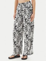 Volcom Spodnie materiałowe Alix B1212504 Biały Relaxed Fit. Białe spodnie materiałowe Volcom, bez wzorów, z materiału. Za 219.99 zł.