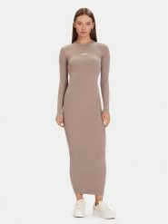 Guess Sukienka dzianinowa V5BK02 Z3JD2 Różowy Slim Fit. Czerwone sukienki Guess, xs, z aplikacjami, z dzianiny, bez kołnierzyka, bez ramiączek. Za 399.99 zł.