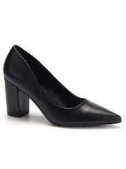 C'M Czółenka w kolorze czarnym rozmiar: 41. Czarne czółenka C'M, bez wzorów, klasyczne, bez obcasa, bez zapięcia. Za 108.99 zł.