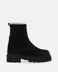 CZARNE WORKERY Z NUBUKU 7291 X-39 BLACK. Czarne botki Venezia, bez wzorów, z nubiku, bez obcasa, bez zapięcia. Za 299.00 zł.
