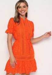 Pomarańczowa Bawełniana Ażurowa Sukienka w Stylu Boho z Falbanką i Paskiem Nelisse. Brązowe sukienki Born2be, l, w ażurowe wzory, z bawełny, boho, bez kołnierzyka, bez ramiączek, midi, kopertowe. W wyprzedaży za 153.99 zł.
