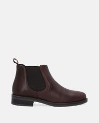 BRĄZOWE SKÓRZANE SZTYBLETY 5464631 SMI FOND. Brązowe botki Venezia, bez wzorów, ze skóry, bez obcasa, bez zapięcia. Za 289.00 zł.