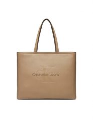 Calvin Klein Jeans Torebka Sculpted Slim K60K612222 Beżowy. Brązowe shopper bag Calvin Klein Jeans, bez wzorów, z jeansu, bez dodatków. Za 369.99 zł.