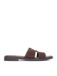 Lasocki Klapki CEO-RST-EMIE-05 Brązowy ciemny. Brązowe klapki Lasocki, bez wzorów, ze skóry, bez obcasa, bez zapięcia. Za 139.99 zł.