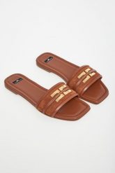 Klapki damskie skórzane ELISABETTA FRANCHI. Klapki Elisabetta Franchi, bez wzorów, bez obcasa, bez zapięcia. Za 1,869.00 zł.