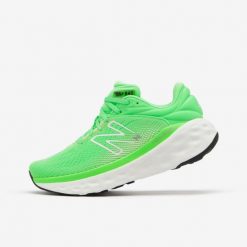 Buty do biegania damskie New Balance 840. Zielone buty do biegania New Balance, bez wzorów, bez zapięcia, do biegania. W wyprzedaży za 449.99 zł.