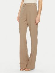 Guess Spodnie materiałowe W4YB30 WFWX2 Brązowy Regular Fit. Brązowe spodnie materiałowe Guess, z aplikacjami, z materiału. Za 339.99 zł.