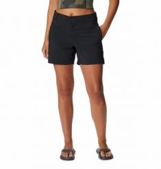 COLUMBIA Spodenki damskie Silver Ridge Utility Short black-10. Czarne szorty sportowe Columbia, bez wzorów, z materiału, trekkingowe. Za 116.45 zł.