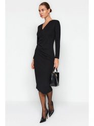 Trendyol Sukienka w kolorze czarnym rozmiar: L. Czarne sukienki Trendyol, l, bez wzorów, bez kołnierzyka, bez ramiączek, midi. Za 74.46 zł.