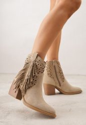 Ciemnobeżowe Botki Kowbojki na Stożkowym Obcasie z Ażurowym Wzorem i Eathetina. Brązowe botki Born2be, w ażurowe wzory, z jeansu, boho, bez obcasa, na obcasie, bez zapięcia. Za 149.99 zł.