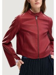 Desigual Kurtka z imitacji skóry Ariel 26SWEW09 Czerwony Regular Fit. Czerwone kurtki Desigual, s, bez wzorów, ze skóry, bez kaptura. Za 509.99 zł.