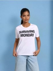 Bawełniana koszulka z ozdobnym napisem - biały. Białe t-shirty sportowe Sinsay, l, bez wzorów, z bawełny, bez ramiączek. Za 25.99 zł.
