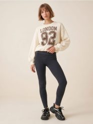 Prążkowane legginsy z wysokim stanem - szary. Szare legginsy Sinsay, bez wzorów, prążkowane, sportowe. Za 39.99 zł.