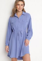 Niebieska Koszulowa Sukienka z Bawełną i Wiązaniem w Pasie Ulalienna. Niebieskie sukienki Born2be, na co dzień, l, z aplikacjami, z bawełny, eleganckie, bez kołnierzyka, bez ramiączek, midi, koszulowe. W wyprzedaży za 63.74 zł.
