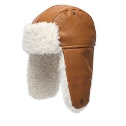 Czapka Guess. Brązowe czapki zimowe Guess, z aplikacjami. Za 234.99 zł.